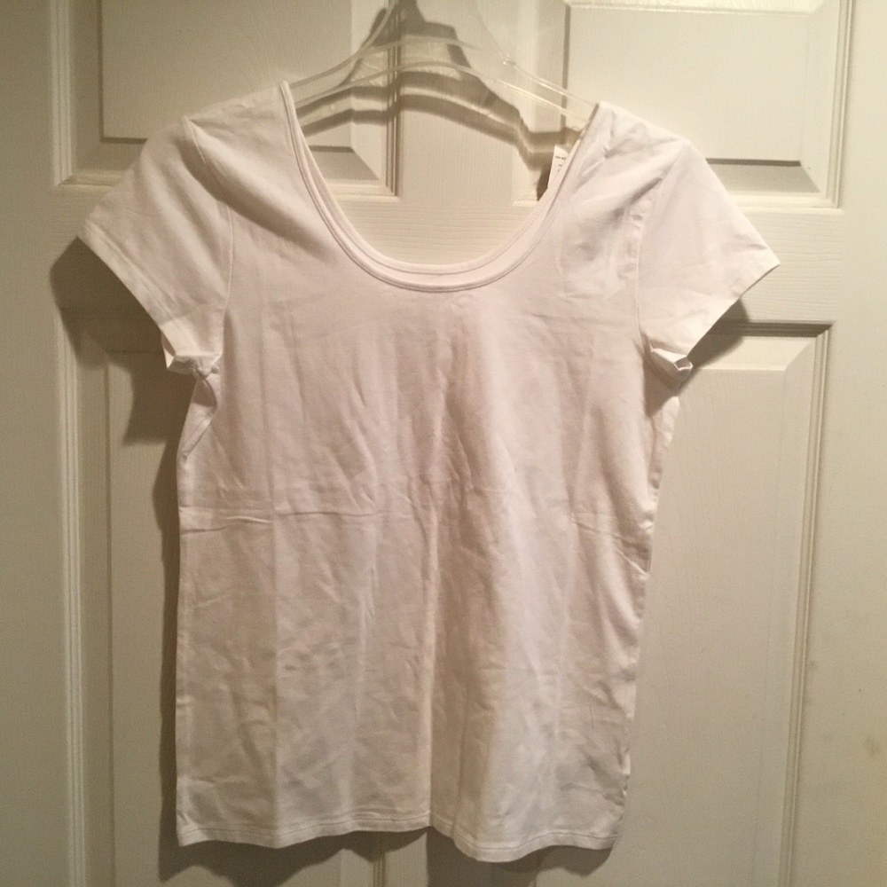 Gap Women’s White Short Sleeve Shirt.  Size XL